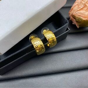 18K Gold Plate 1." thick Half  Hoop  Earrings logo